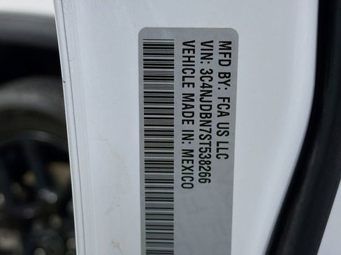 Used 2025 Jeep Compass Latitude w/ Altitude Special Edition image 32