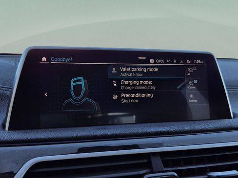 Used 2020 BMW 745e xDrive AWD/4WD image 23