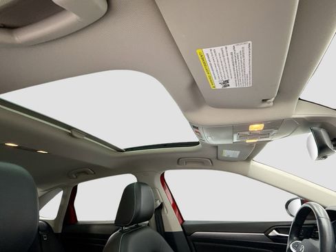 Used 2024 Volkswagen Jetta SE w/ Panoramic Sunroof Package FWD image 16