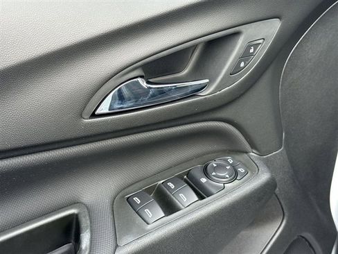 Certified 2024 Chevrolet Equinox RS w/ LPO, Floor Liner Package image 26