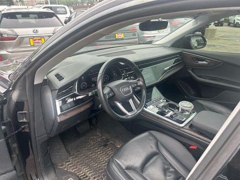 Used 2019 Audi Q8 Premium Plus w/ Premium Plus AWD/4WD image 6