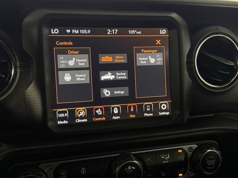 Used 2022 Jeep Gladiator Overland AWD/4WD image 19