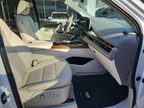 Certified 2023 Cadillac Escalade ESV Premium Luxury Platinum image 28