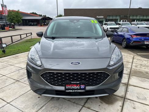 Used 2022 Ford Escape SE FWD image 2