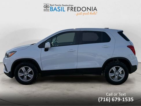 Used 2021 Chevrolet Trax LS w/ Tint and Cruise Package image 2
