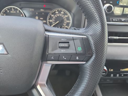 Used 2024 Mitsubishi Outlander SE FWD image 13