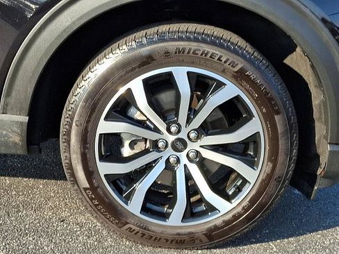 Certified 2025 Ford Explorer ST-Line AWD/4WD image 8