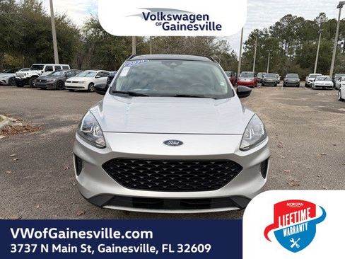 Used 2020 Ford Escape SE Sport image 2