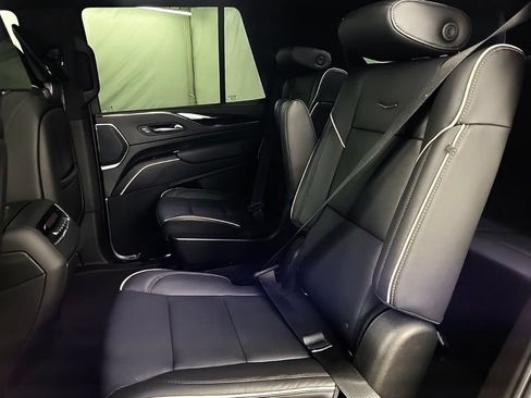 Used 2021 Cadillac Escalade Sport w/ Driver Assist Tech Package AWD/4WD image 15