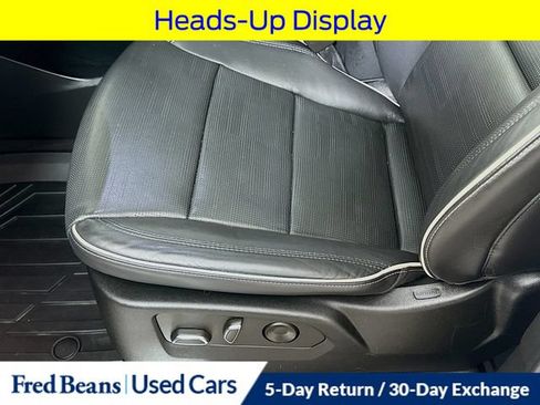 Used 2022 Cadillac Escalade ESV Premium Luxury AWD/4WD image 25