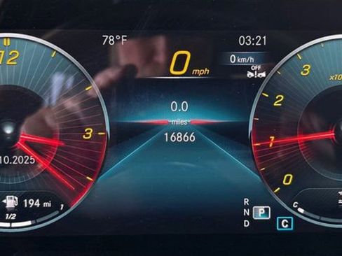 Used 2023 Mercedes-Benz GLA 250 4MATIC image 34