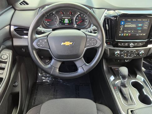 Used 2023 Chevrolet Traverse LT FWD image 12