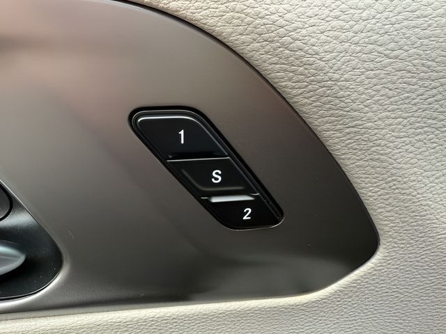 Used 2024 Chrysler Pacifica Touring-L FWD image 20