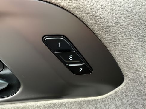 Used 2024 Chrysler Pacifica Touring-L FWD image 20