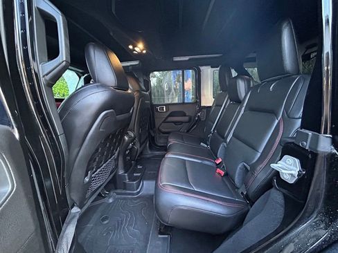 Used 2020 Jeep Wrangler Unlimited Rubicon AWD/4WD image 32