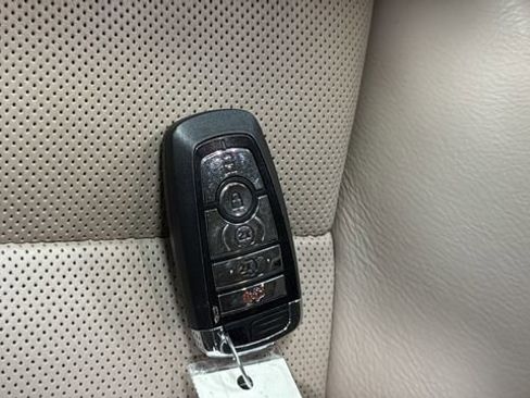 Used 2023 Lincoln Aviator Grand Touring w/ Equipment Group 301A AWD/4WD image 9