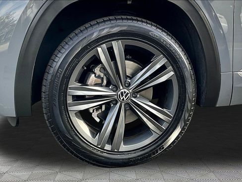 Used 2022 Volkswagen Atlas Cross Sport SEL R-Line AWD/4WD image 33