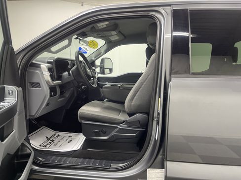 Used 2025 Ford F350 XLT image 9