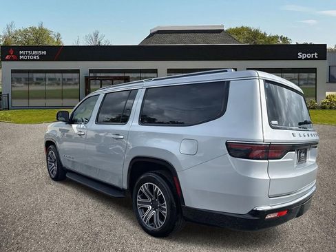 Used 2024 Jeep Wagoneer L Series II image 6