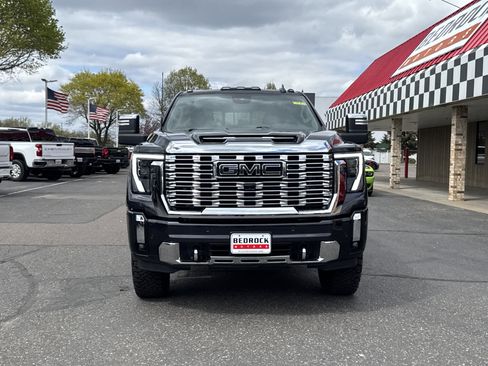 Used 2024 GMC Sierra 2500 Denali w/ Denali Reserve Package AWD/4WD image 2