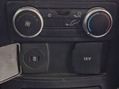 Used 2023 Ford Explorer XLT w/ Equipment Group 202A AWD/4WD image 25