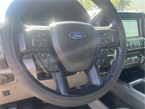 Used 2017 Ford F150 XLT w/ Equipment Group 302A Luxury AWD/4WD image 17