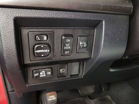 Used 2019 Toyota Tundra SR5 AWD/4WD image 27