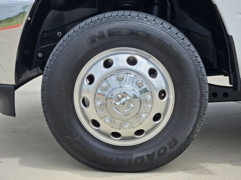 Used 2024 RAM 3500 Laramie w/ Chrome Bumper Package AWD/4WD image 12
