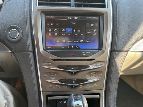Used 2014 Lincoln MKX FWD w/ Equipment Group 102A image 18