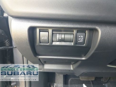 Certified 2025 Subaru Forester Premium AWD/4WD image 35