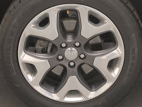 Used 2019 Jeep Compass Limited image 31