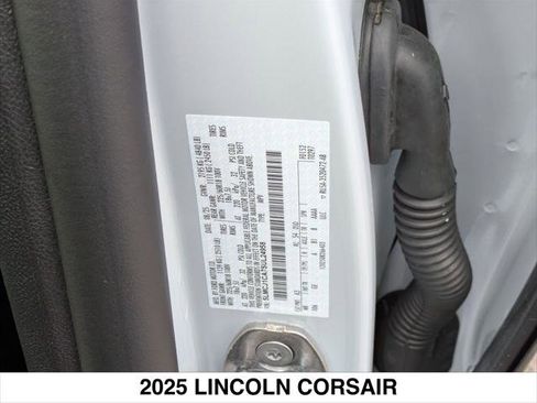 New 2025 Lincoln Corsair FWD w/ Equipment Group 101A image 15