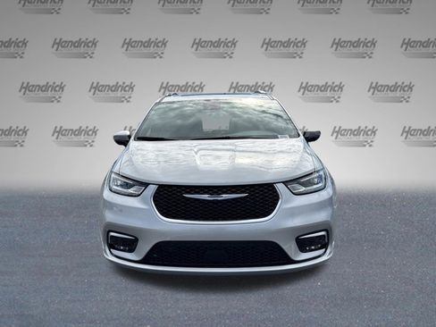 New 2026 Chrysler Pacifica Pinnacle image 3