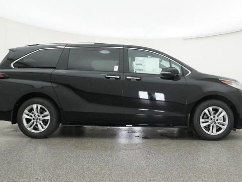 New 2026 Toyota Sienna Limited image 61