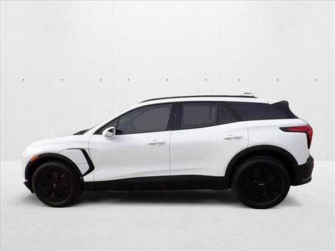 New 2025 Chevrolet Blazer EV LT w/ Super Cruise Package AWD/4WD image 2