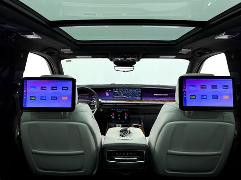 Used 2025 Cadillac Escalade ESV Sport Platinum w/ LPO, ONYX Package image 17