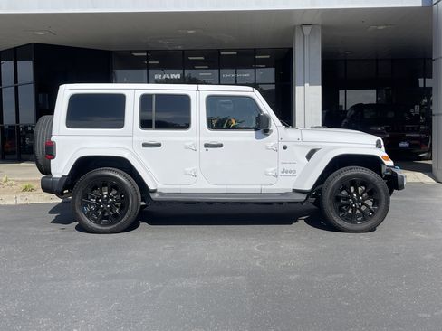 Used 2023 Jeep Wrangler Unlimited Sahara w/ Cold Weather Group AWD/4WD image 7
