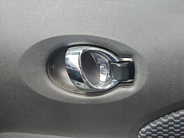 Used 2019 Nissan Versa Note SV FWD image 14