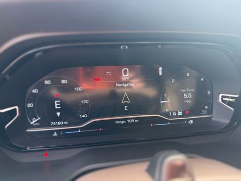 Used 2023 GMC Yukon XL Denali w/ Denali Reserve Package image 16