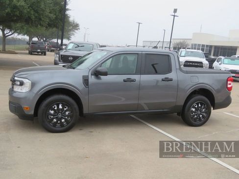 Used 2022 Ford Maverick XL image 2