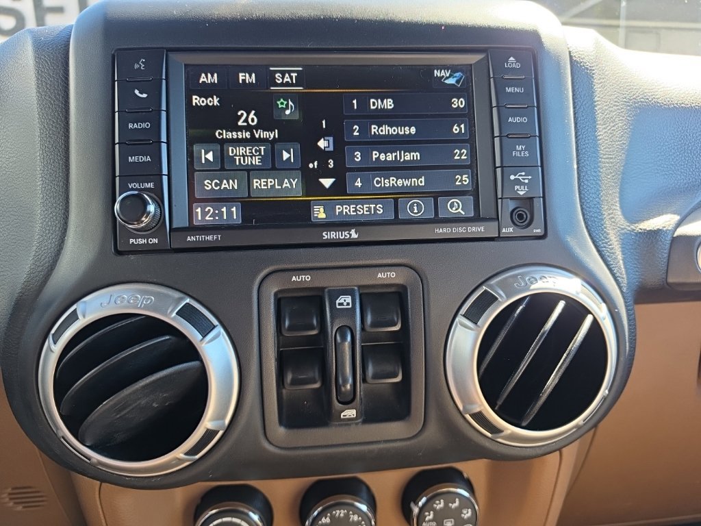 Used 2016 Jeep Wrangler Unlimited Rubicon w/ Dual Top Group AWD/4WD image 12