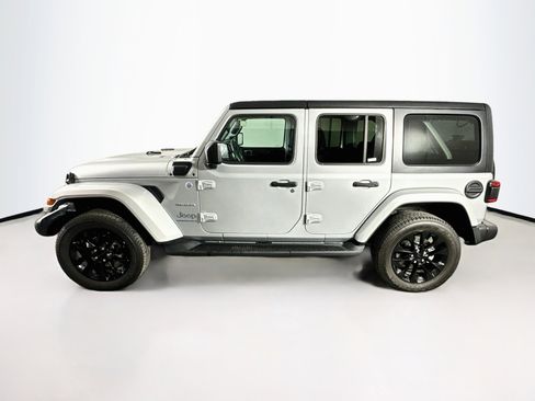 Used 2023 Jeep Wrangler Unlimited Sahara w/ Cold Weather Group AWD/4WD image 4