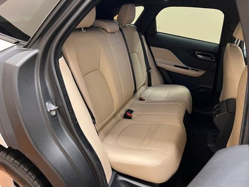 Used 2020 Jaguar F-PACE Premium image 33