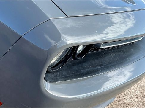 Used 2019 Dodge Challenger SXT RWD image 27