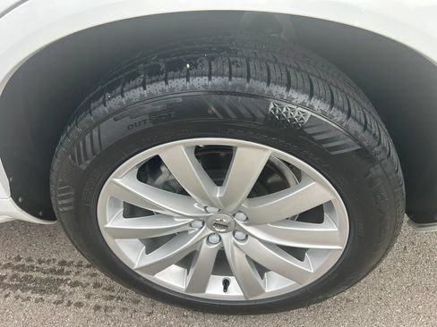 Used 2018 Volvo XC90 T6 Momentum w/ Momentum Plus Package AWD/4WD image 24