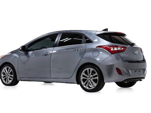 Used 2016 Hyundai Elantra GT w/ Option Group 03 FWD image 4
