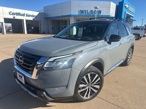 Used 2022 Nissan Pathfinder Platinum w/ Cargo Package image 1