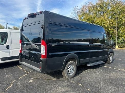 New 2025 RAM ProMaster 3500 w/ Crew Van Package image 8