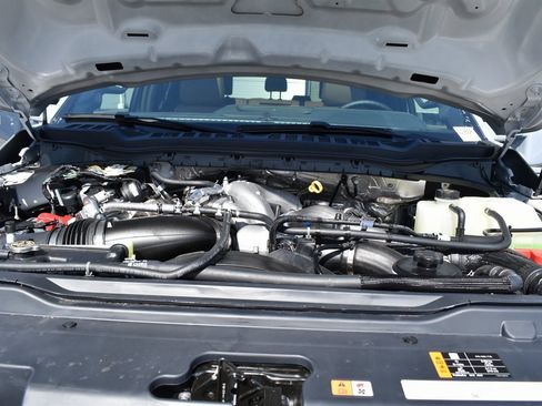 Used 2025 Ford F450 Lariat w/ FX4 Off-Road Package image 36