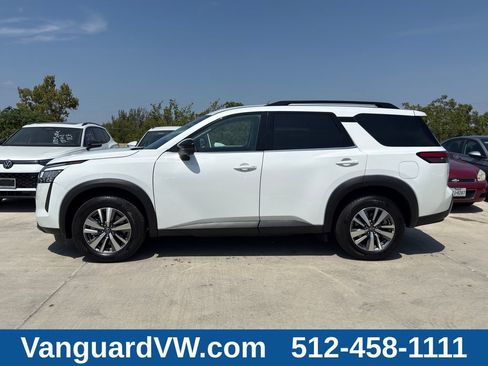Used 2026 Nissan Pathfinder SL FWD image 3